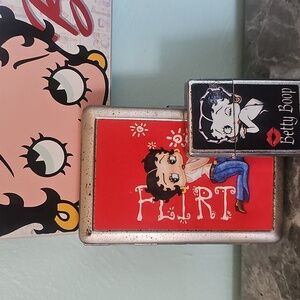 "🥰VINTAGE🥰" BETTY BOOP Cigarette Box Holder And Lighter!